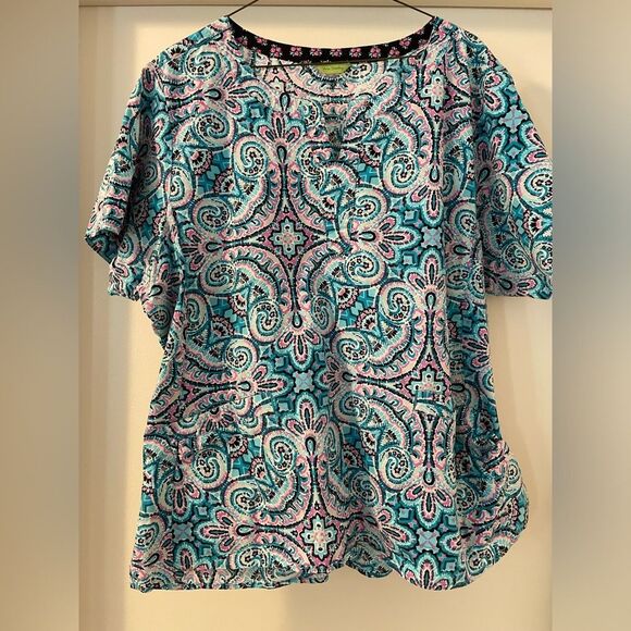 Like new Vera Bradley Paisley Print Women's Scrub Top - size 2X - Picture 1 of 6
